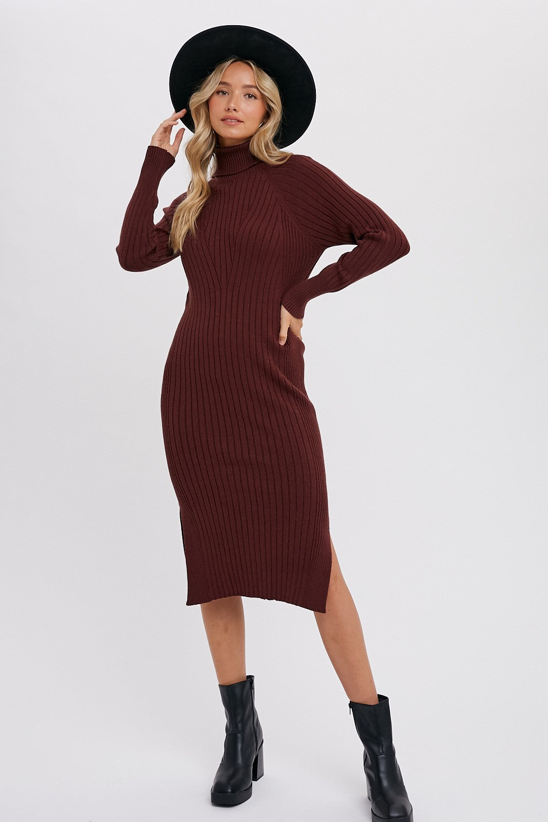 Umstands-Pulloverkleid mit Rollkragen und langen Ärmeln in Braun