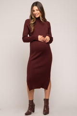 Umstands-Pulloverkleid mit Rollkragen und langen Ärmeln in Braun