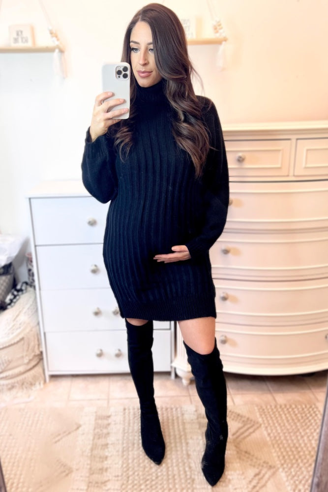 Umstands-Pulloverkleid mit Rollkragen in Schwarz
