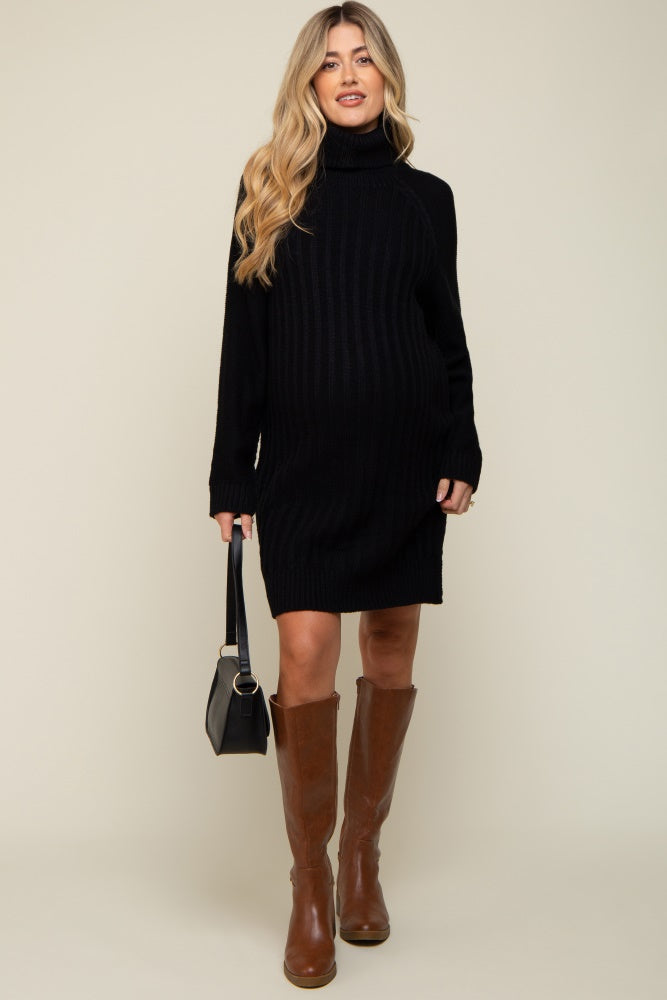 Umstands-Pulloverkleid mit Rollkragen in Schwarz