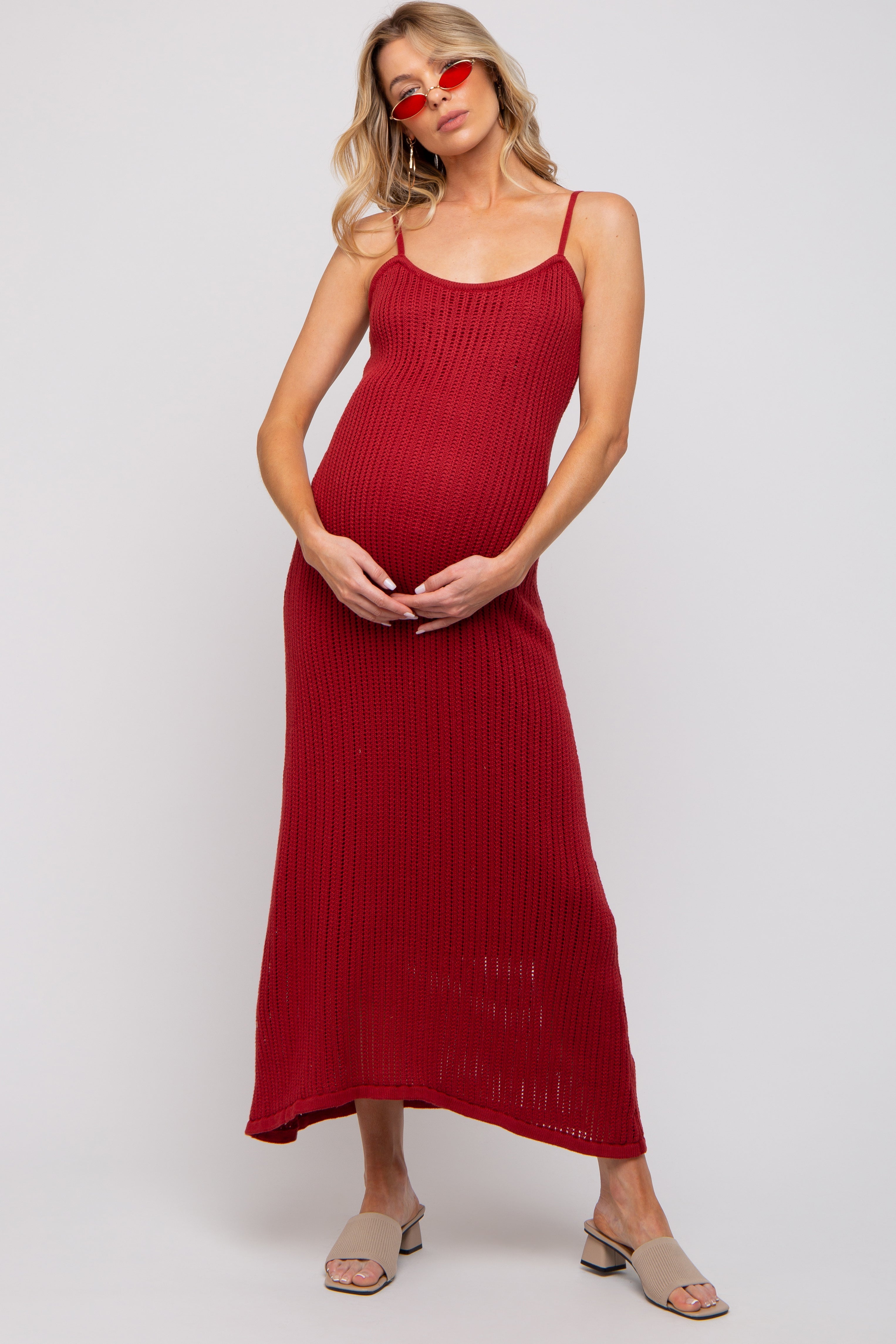 Umstands-Midikleid aus offenem Häkelstrick in Rostrot