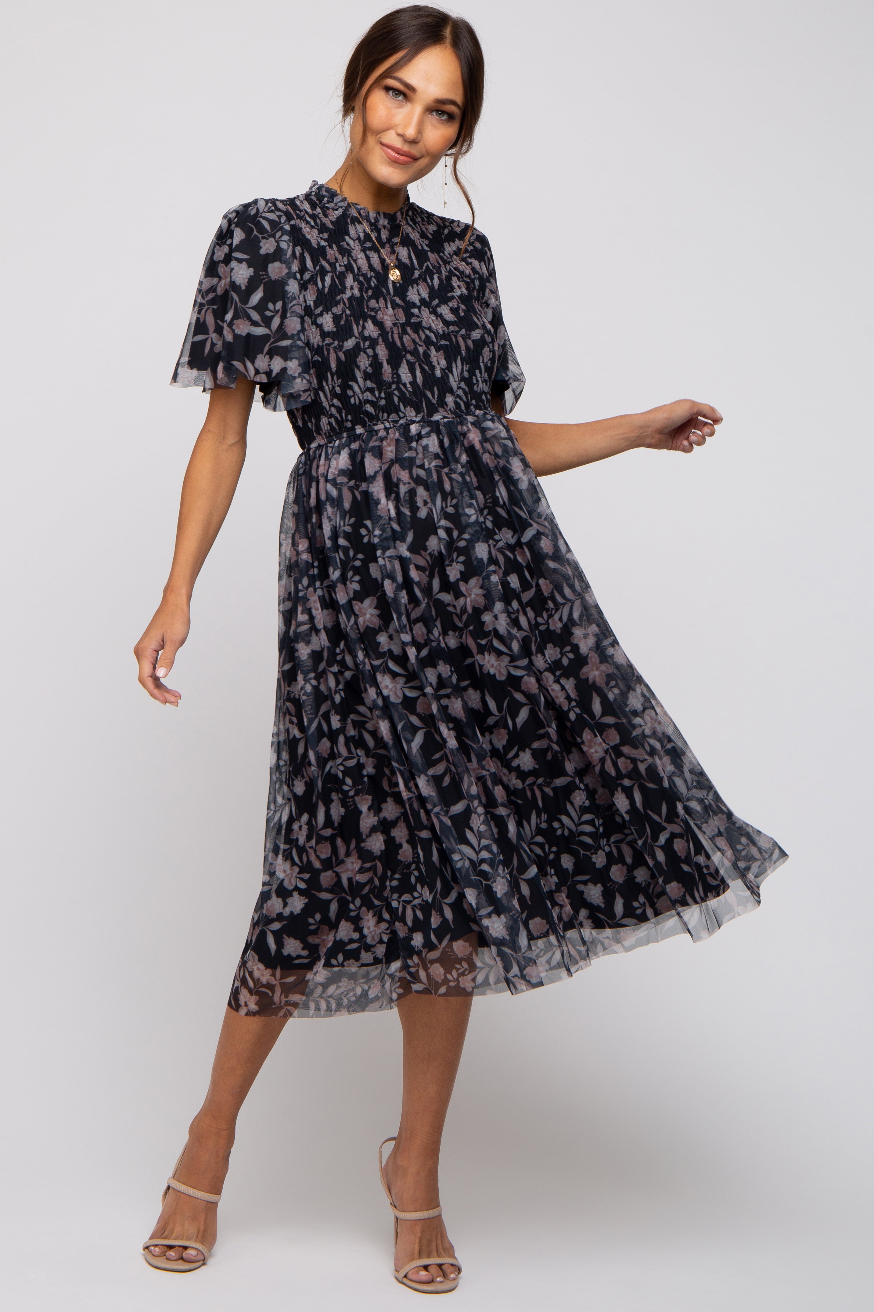 Umstands-Midikleid aus Mesh-Strick mit Blumenmuster und Smok in Schwarz