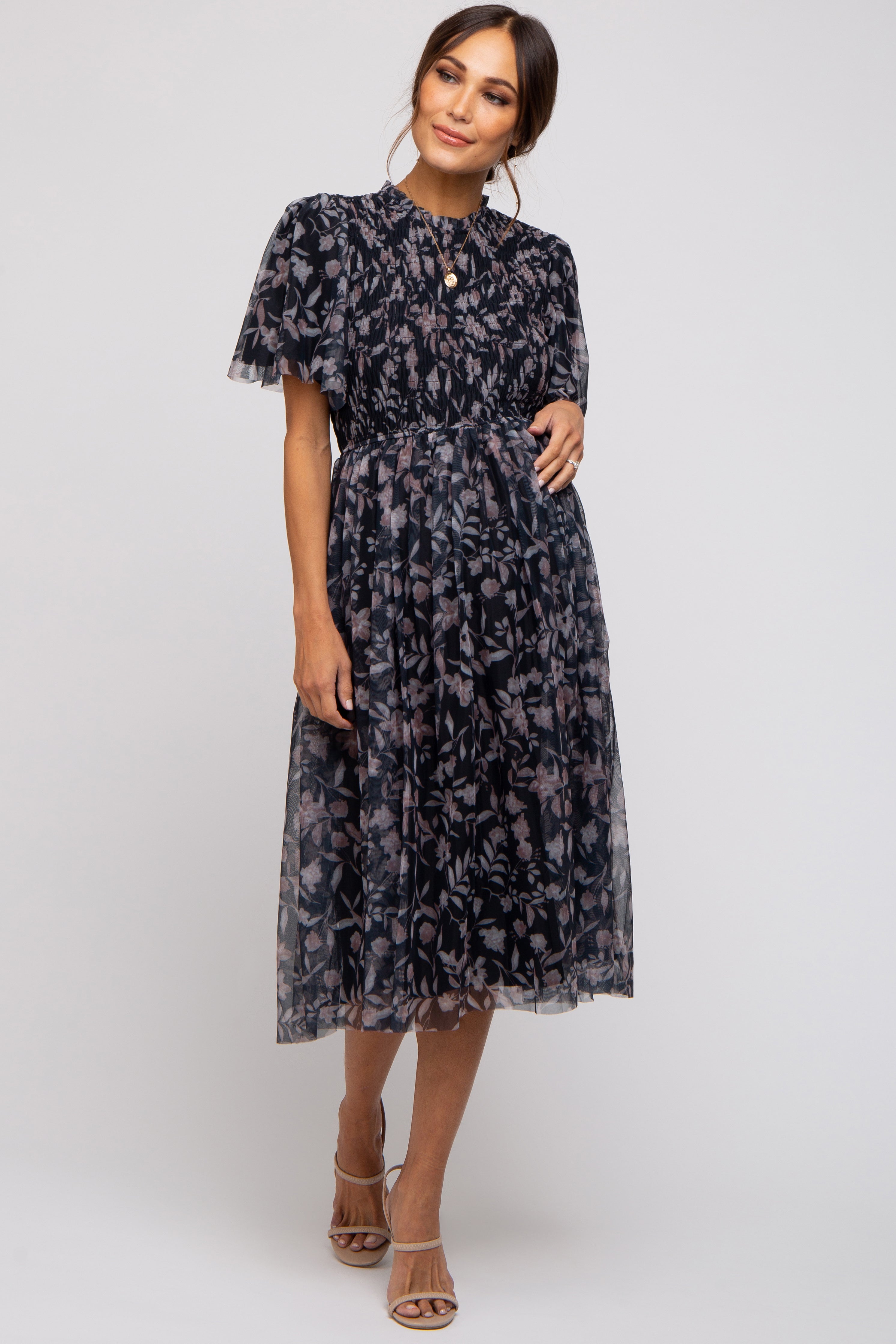 Umstands-Midikleid aus Mesh-Strick mit Blumenmuster und Smok in Schwarz