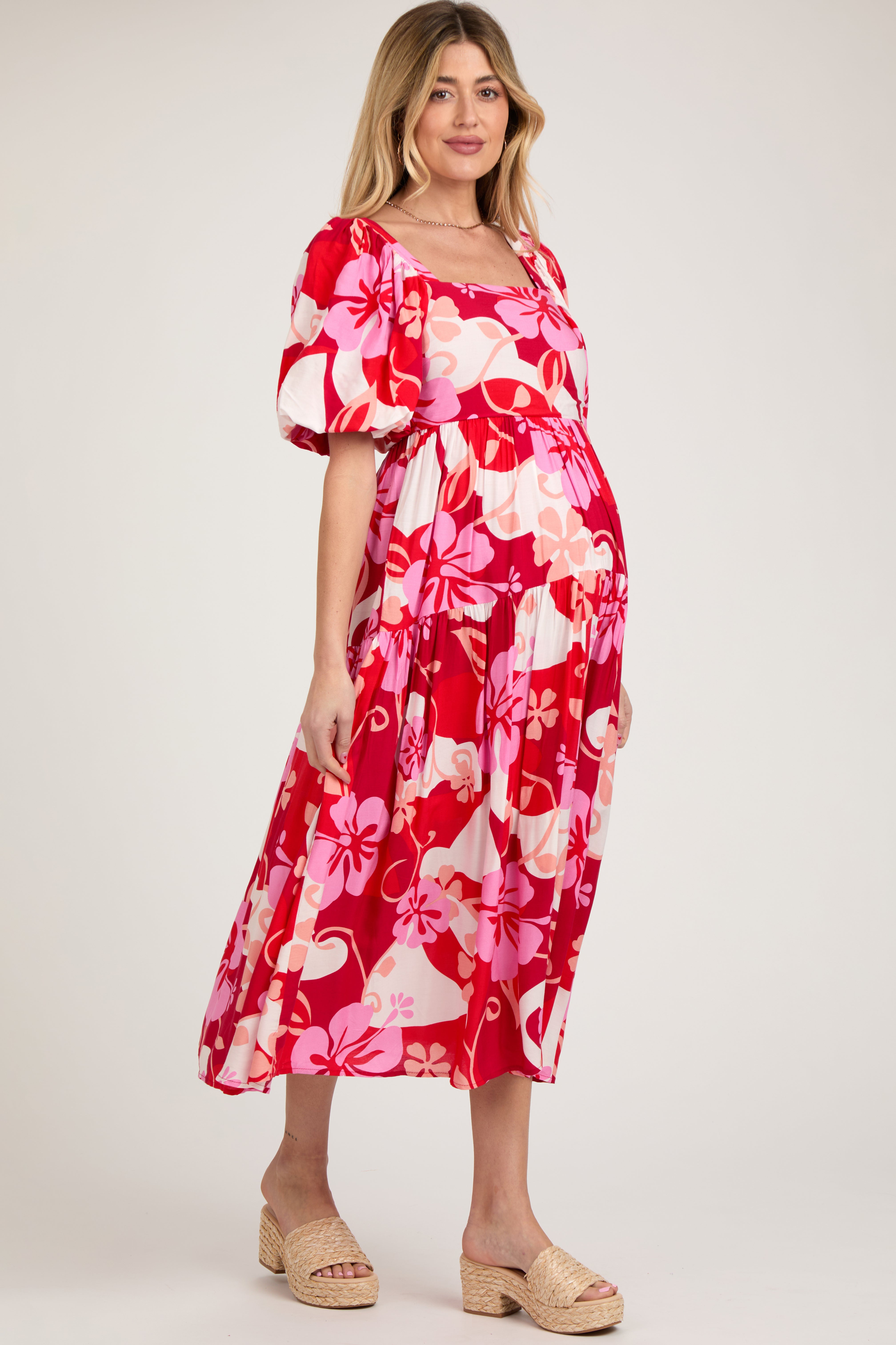 Umstands-Midikleid mit Blumenmuster, Puffärmeln und gestuftem Rock