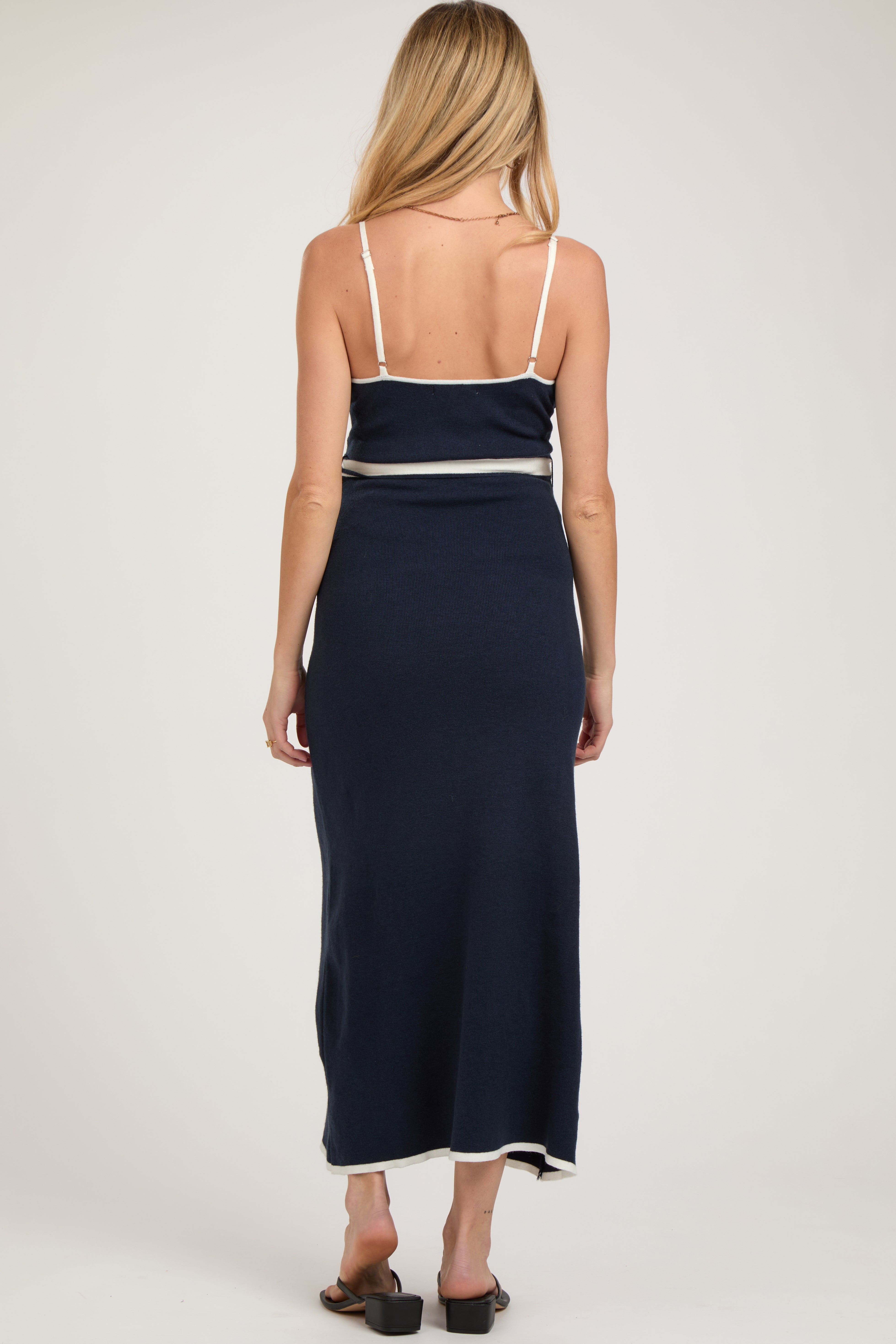 Umstands-Midikleid aus Rippstrick mit Kontrastpaspel