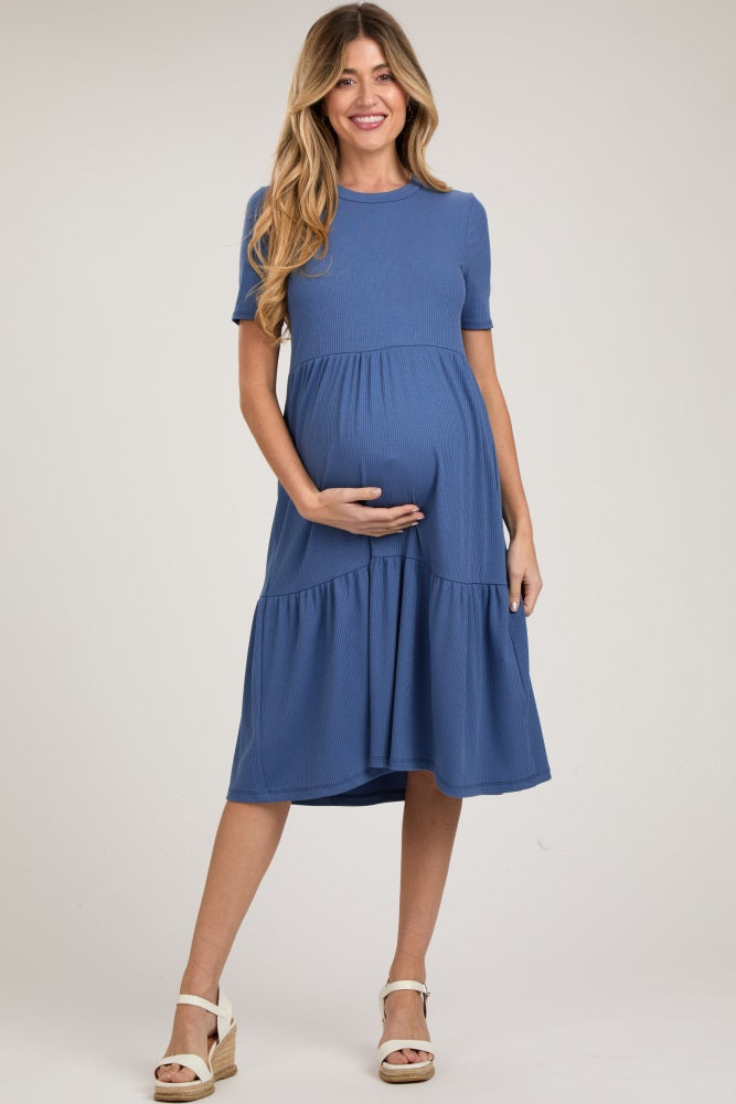 Umstands-Midikleid aus Rippstrick mit gestuftem Rock