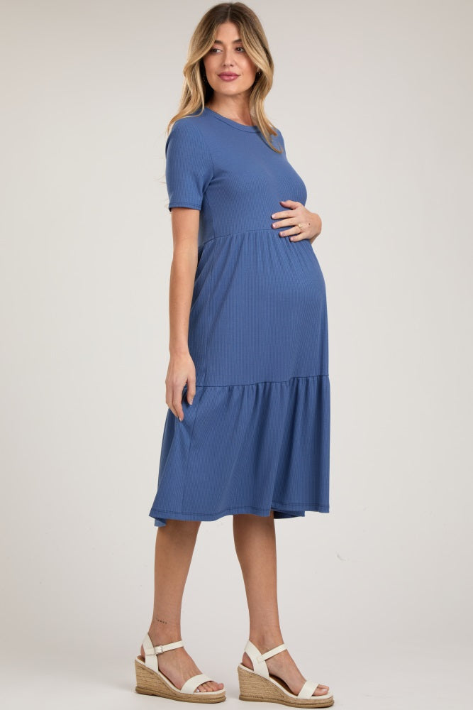 Umstands-Midikleid aus Rippstrick mit gestuftem Rock