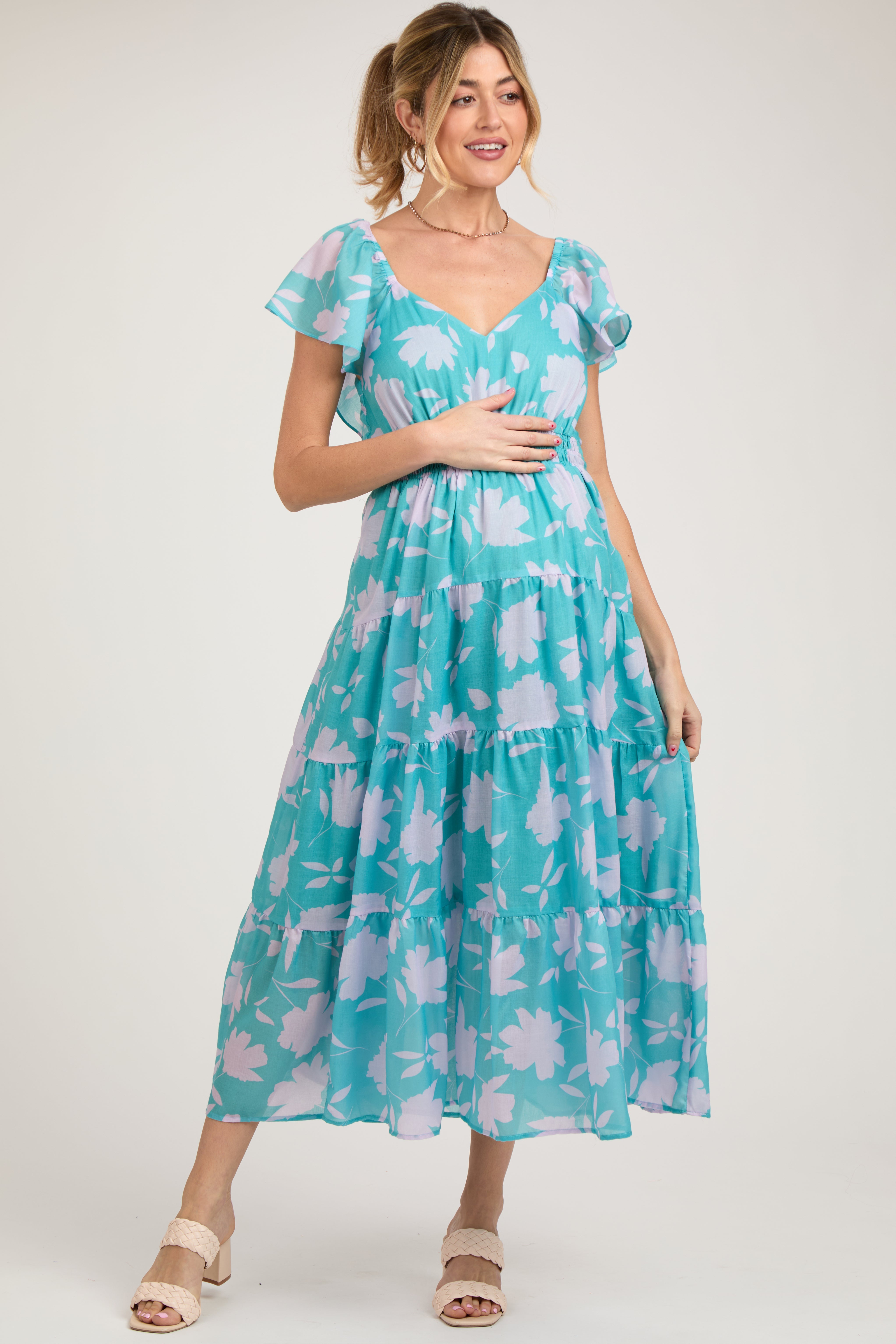 Umstandsmaxikleid mit Blumenmuster, Flügelärmeln und gestuftem Rock