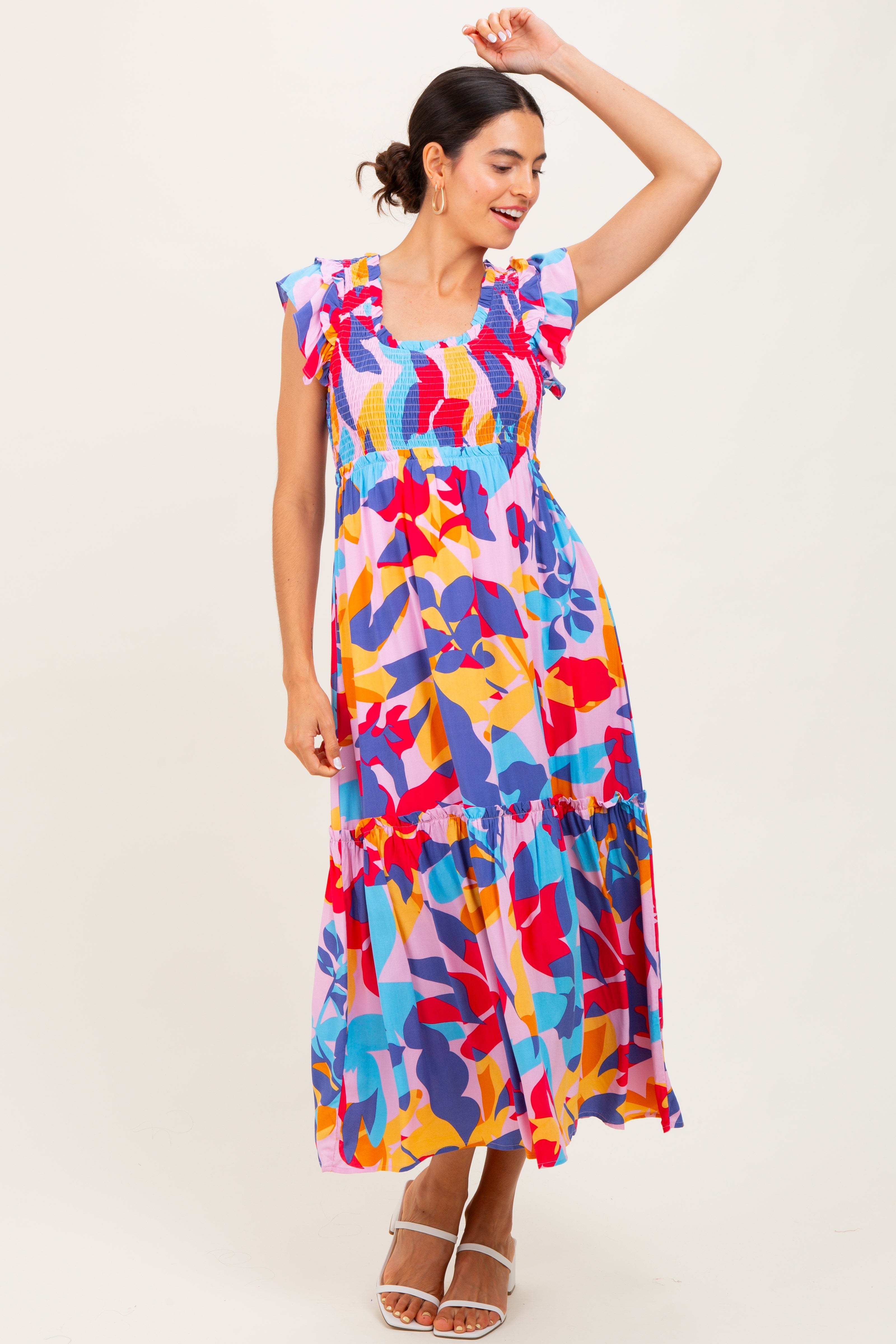 Mehrfarbiges Umstands-Midikleid mit Smok-Detail und Rüschen