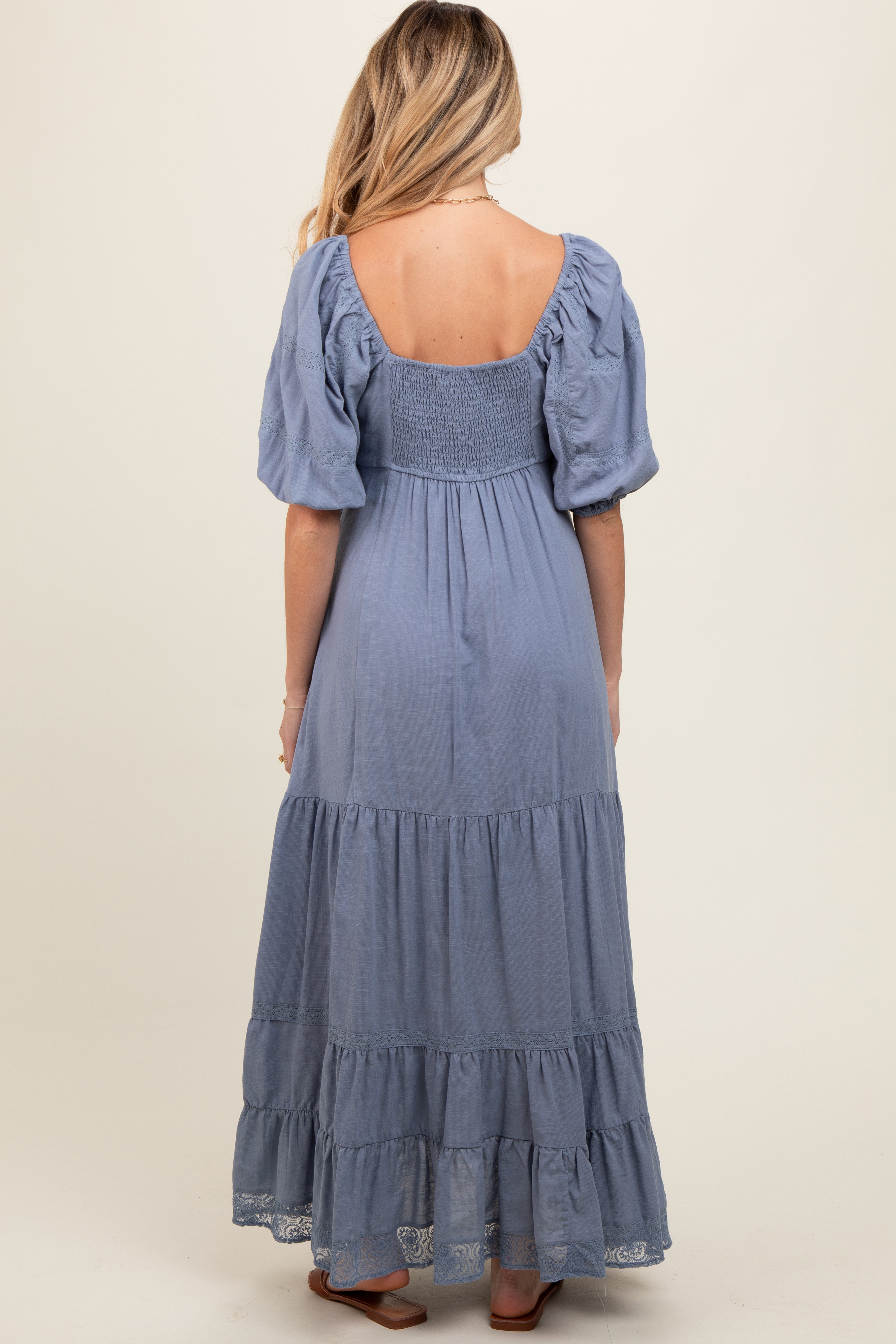 Umstands-Maxikleid mit Spitzeneinsatz