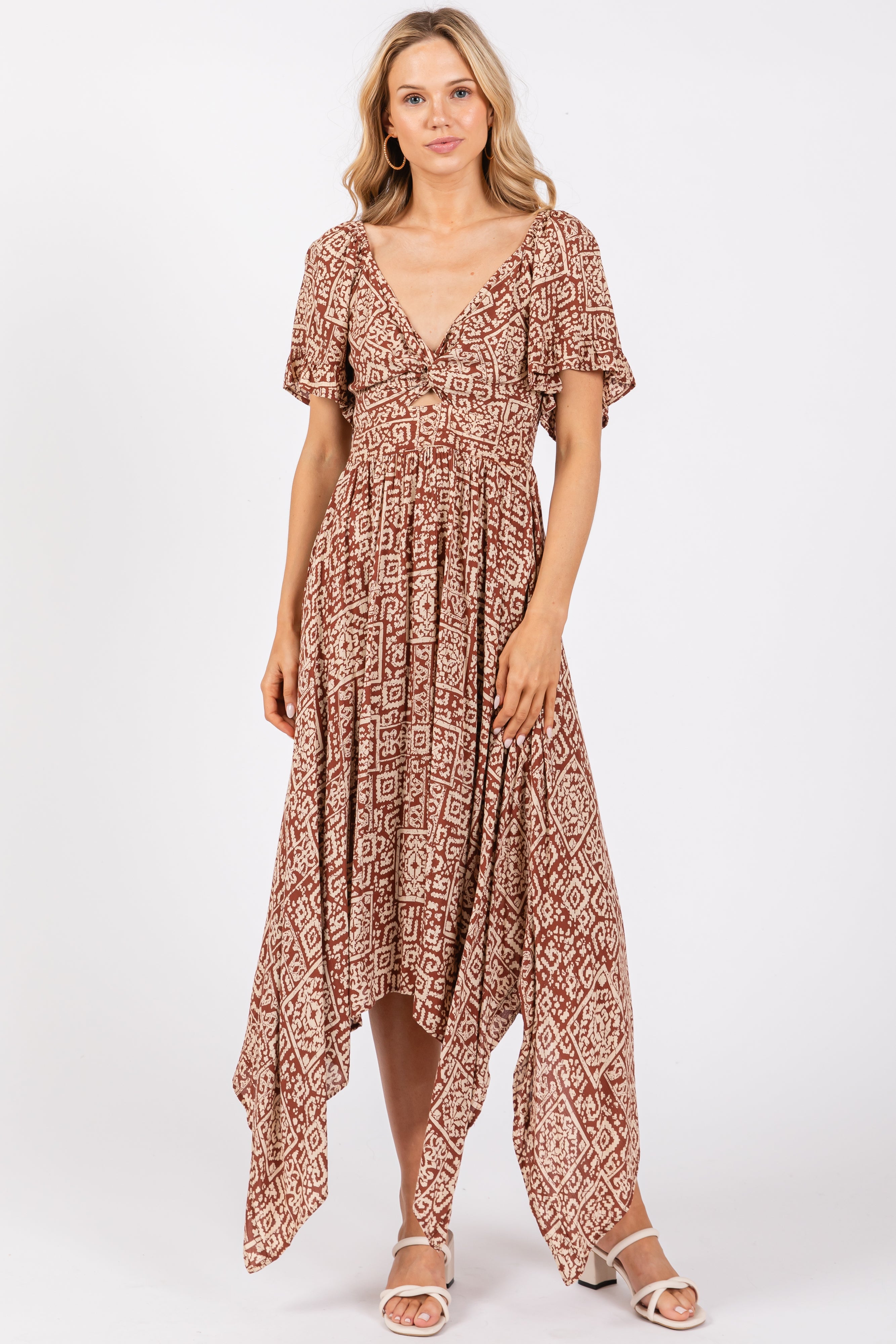 Umstands-Maxikleid mit Twist-Detail und Cut-out in Braun